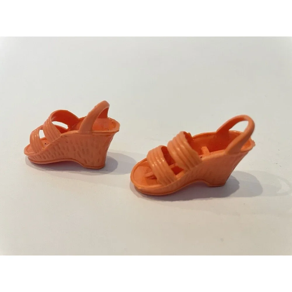 VINTAGE KENNER BIONIC WOMAN ORANGE STRAPPY SANDAL SHOES